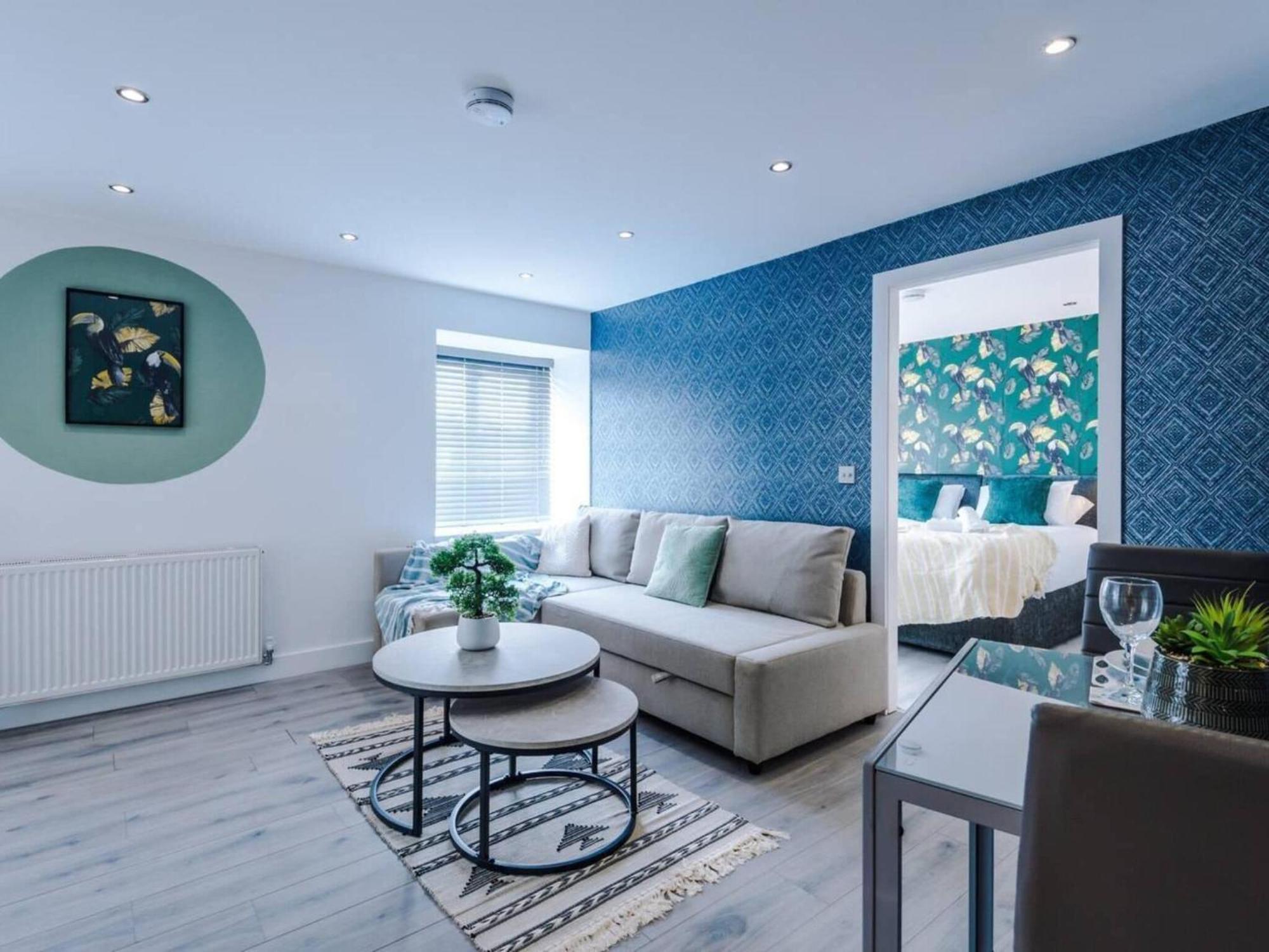The Ecclesian Deluxe Apartments Near Trafford Centre Eccles Train Station マンチェスター エクステリア 写真